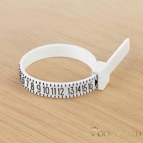   Ring size measuring tool (ali Ring sizer) To je nastavljiv plastični merilnik prstanov, s katerim lahko natančno izmerite obseg prsta pri nakupu prstana.